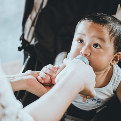 Come capire se un bambino è intollerante al latte vaccino