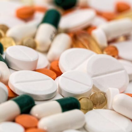 Existe-t-il des médicaments incompatibles avec la supplémentation en lactase ?
