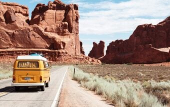 Pourquoi je suis plus intolérant au lactose en voyage ?