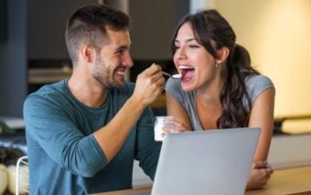 Est-ce qu’un yaourt contient du lactose ?